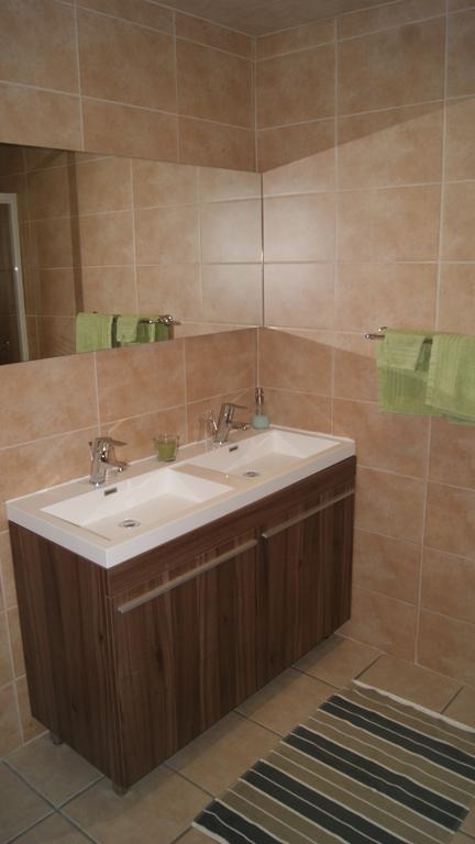 Fleurs-Sauvages Bed & Breakfast Hebronval Bilik gambar